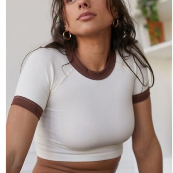 Out from under on my way again seamless ringer cropped tee m/l - Picture 1 of 5